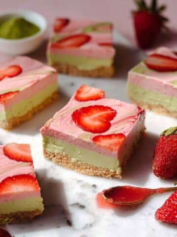 Strawberry Matcha Latte Cheesecake Bars Recipe