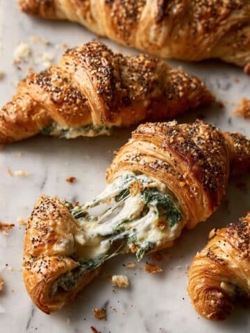 Cheesy Everything Spinach Croissants Recipe