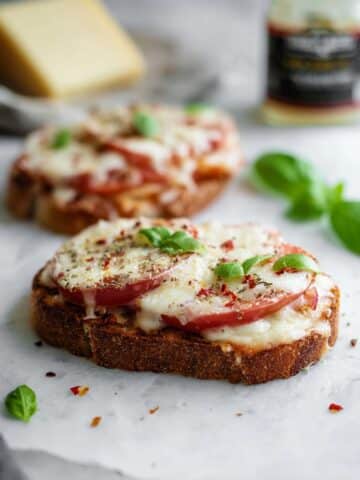 Margherita Pizza Toast Recipe