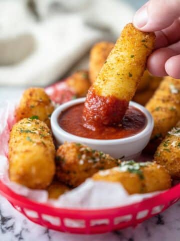 Quick and Easy Marinara Dipping Sauce Recipe