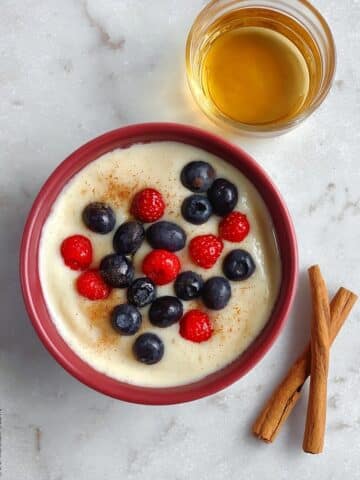 Creamy Semolina Porridge with Cinnamon and Honey Recipe