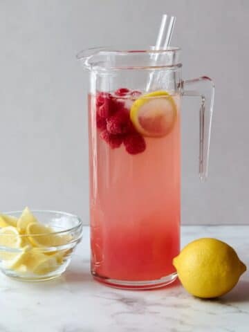 Delicious Homemade Rhubarb Lemonade Recipe
