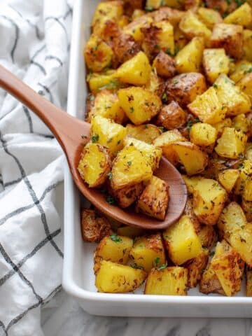 Crispy Garlic Herb Roasted Potatoes Recipe