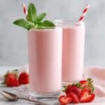 Strawberry Almond Oat Smoothie Recipe