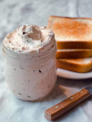 Strawberry Chocolate Chip Cream Spread Recipe