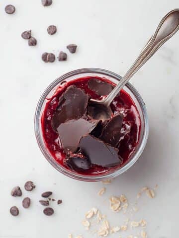 Chocolate Covered Strawberry Overnight Oats Recipe