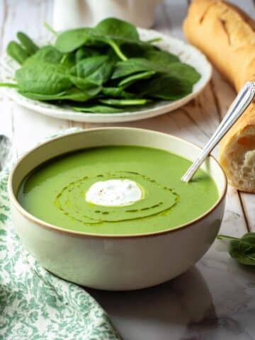 Creamy Spinach and White Bean Soup Recipe