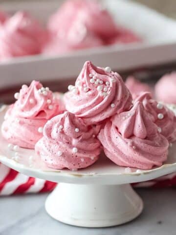 Red Velvet Meringues Recipe