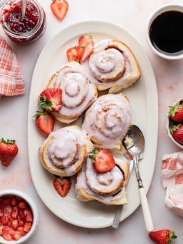 Strawberry Cinnamon Rolls Recipe